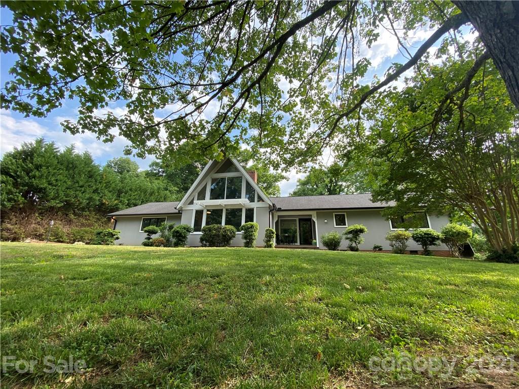 102 Furnifold Street Morganton NC 28655