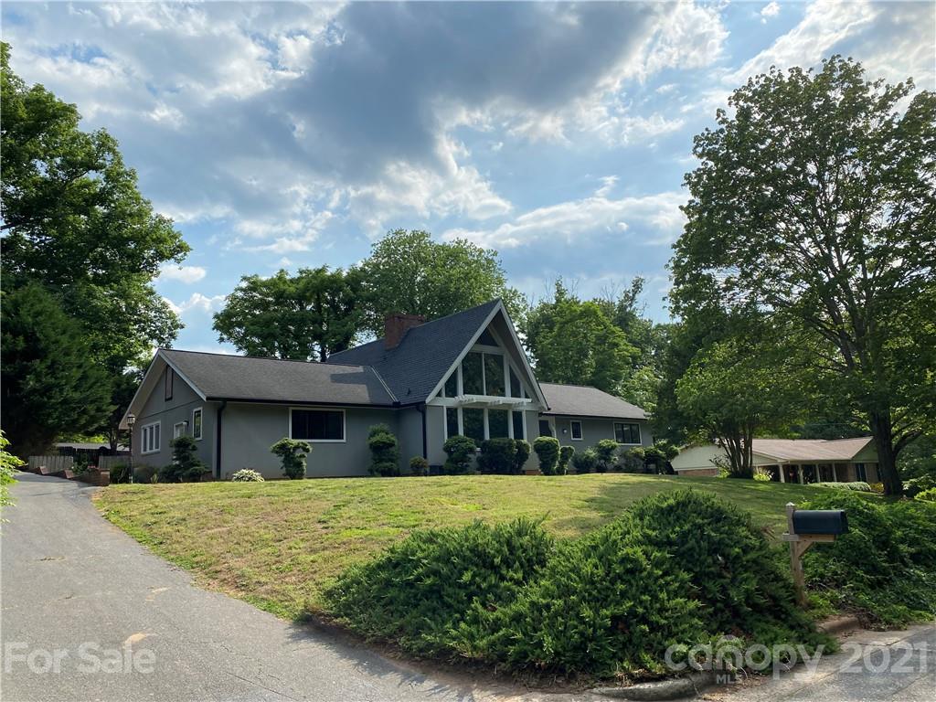 102 Furnifold Street Morganton NC 28655