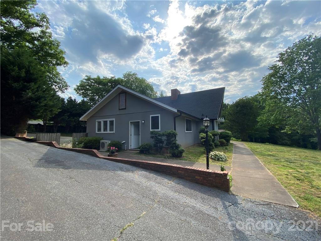 102 Furnifold Street Morganton NC 28655