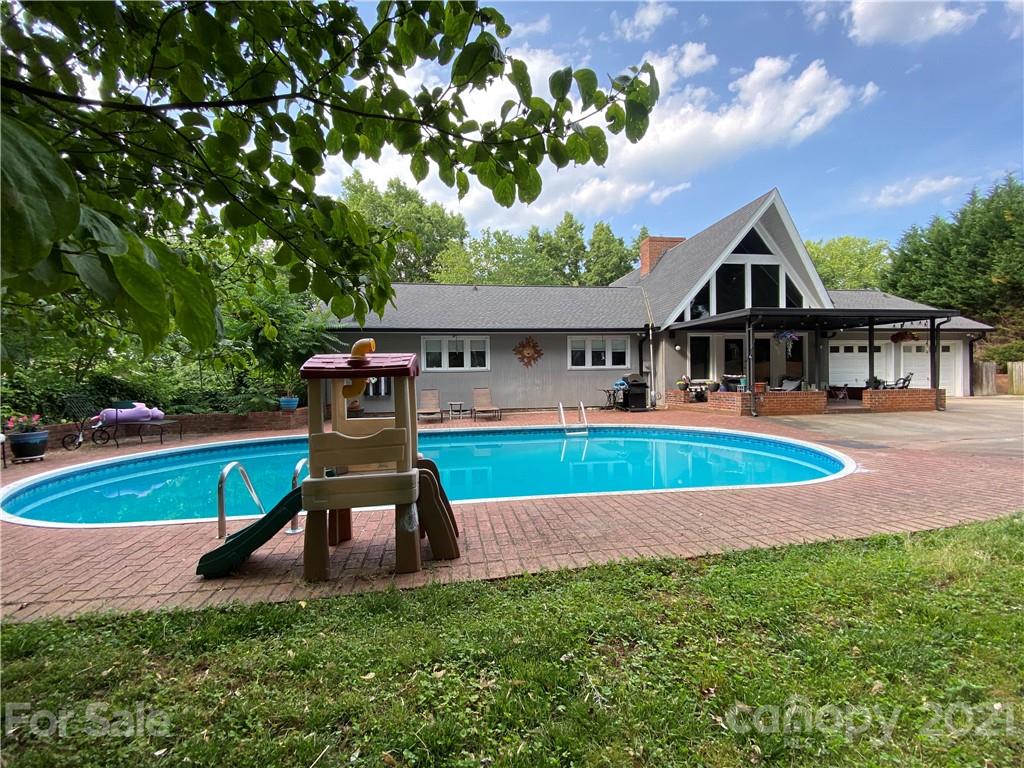 102 Furnifold Street Morganton NC 28655