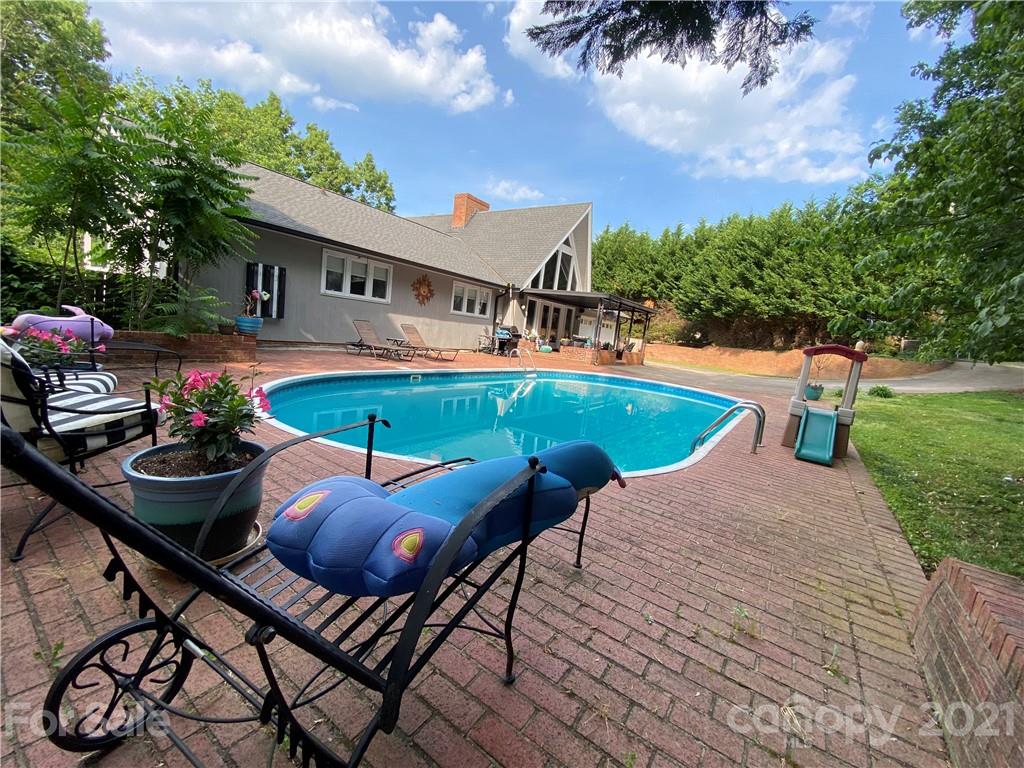 102 Furnifold Street Morganton NC 28655