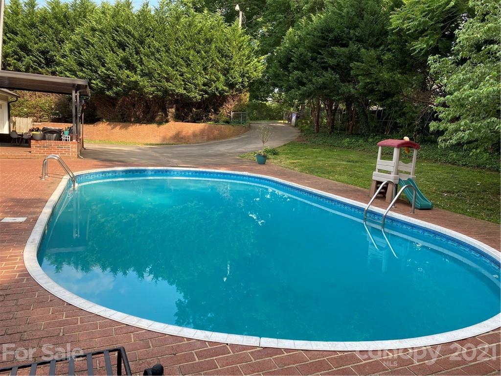 102 Furnifold Street Morganton NC 28655