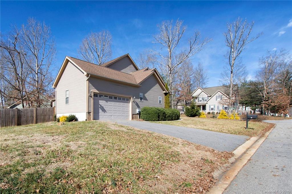 61 Helen Holcombe Way Candler NC 28715