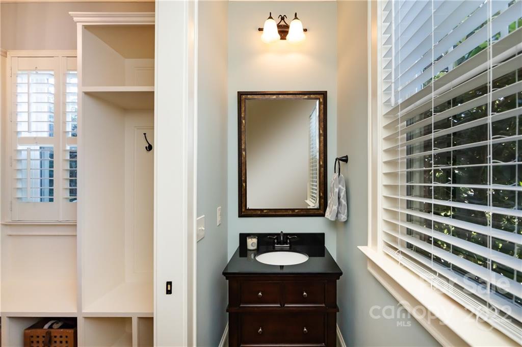 617 Ideal Way Charlotte NC 28203