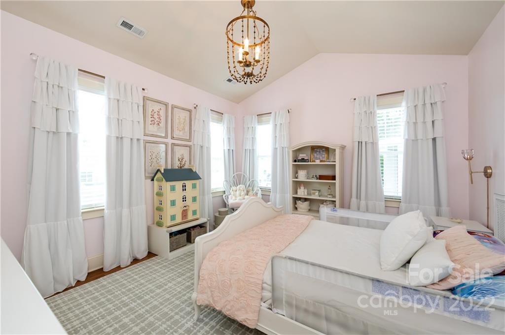 617 Ideal Way Charlotte NC 28203