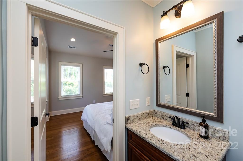 617 Ideal Way Charlotte NC 28203