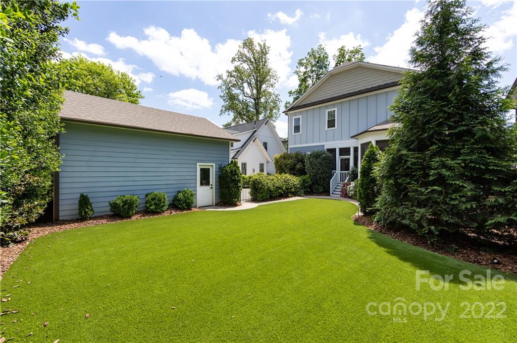 617 Ideal Way Charlotte NC 28203
