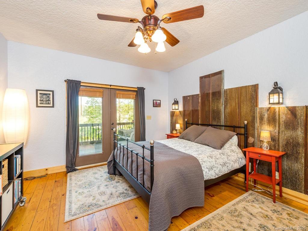 40 Goldenwood Lane Mills River NC 28759