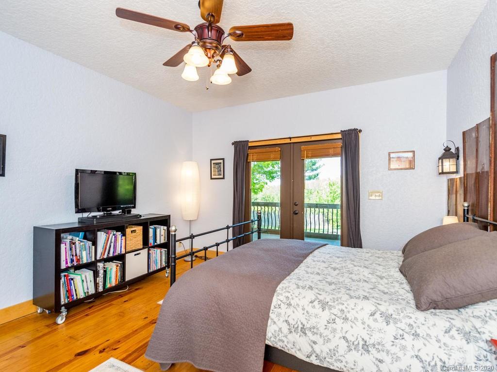 40 Goldenwood Lane Mills River NC 28759