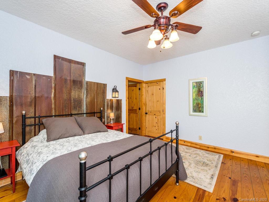 40 Goldenwood Lane Mills River NC 28759