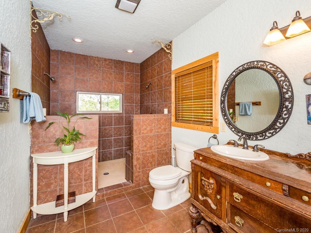 40 Goldenwood Lane Mills River NC 28759