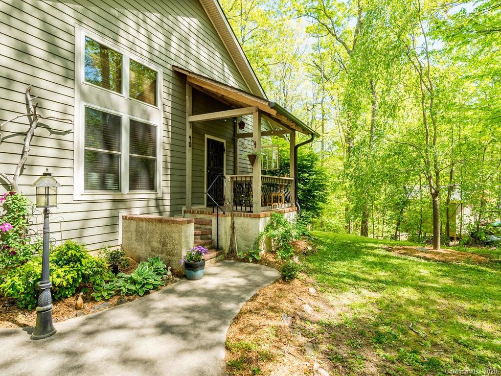 40 Goldenwood Lane Mills River NC 28759