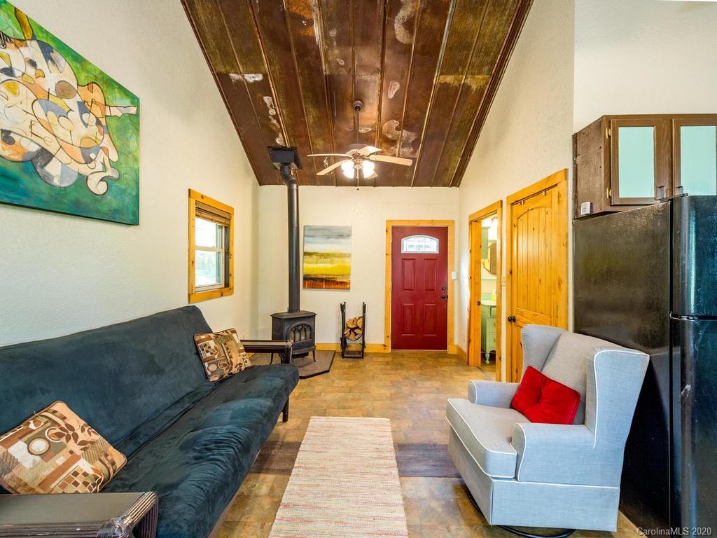 40 Goldenwood Lane Mills River NC 28759