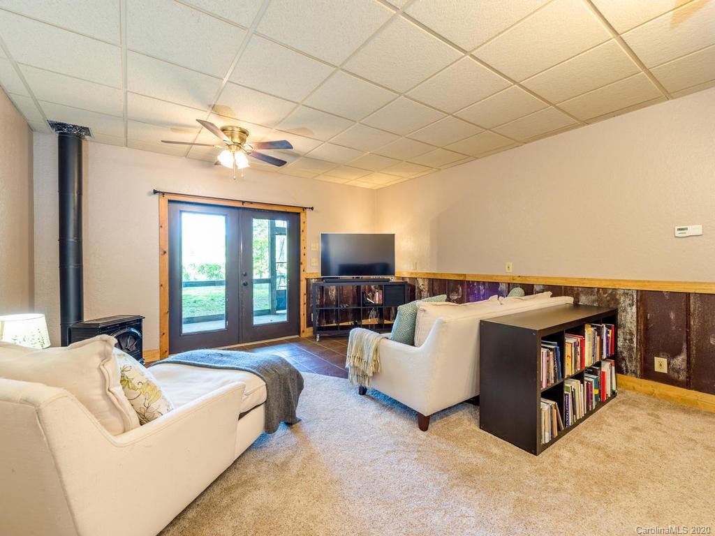 40 Goldenwood Lane Mills River NC 28759