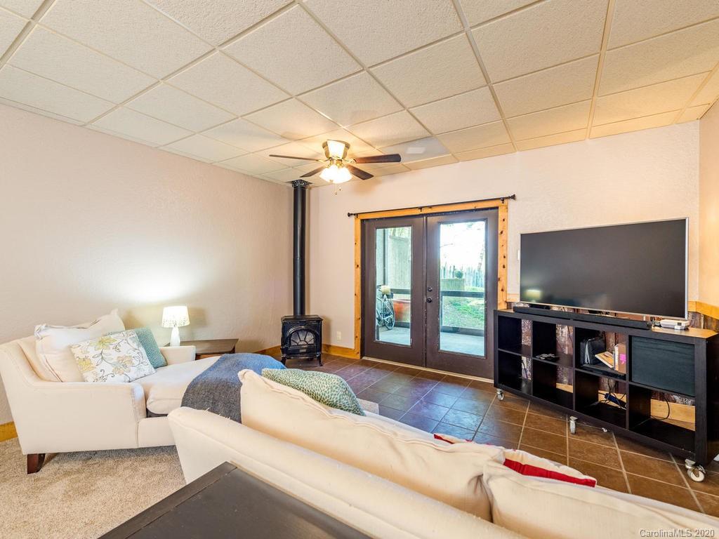 40 Goldenwood Lane Mills River NC 28759