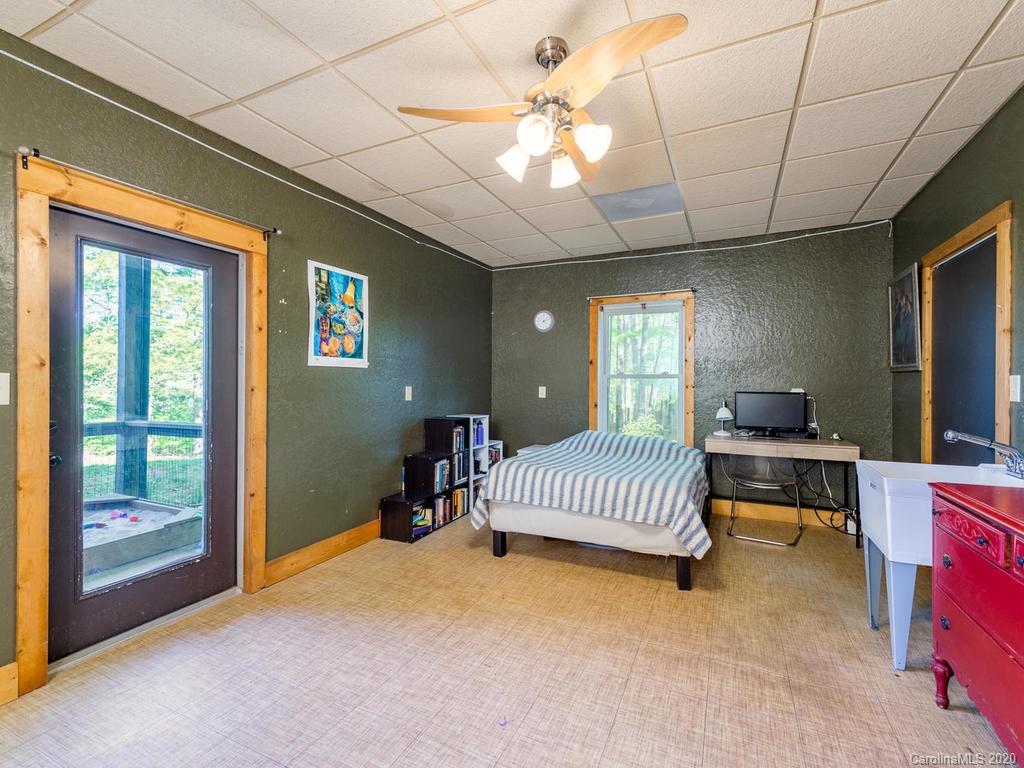 40 Goldenwood Lane Mills River NC 28759
