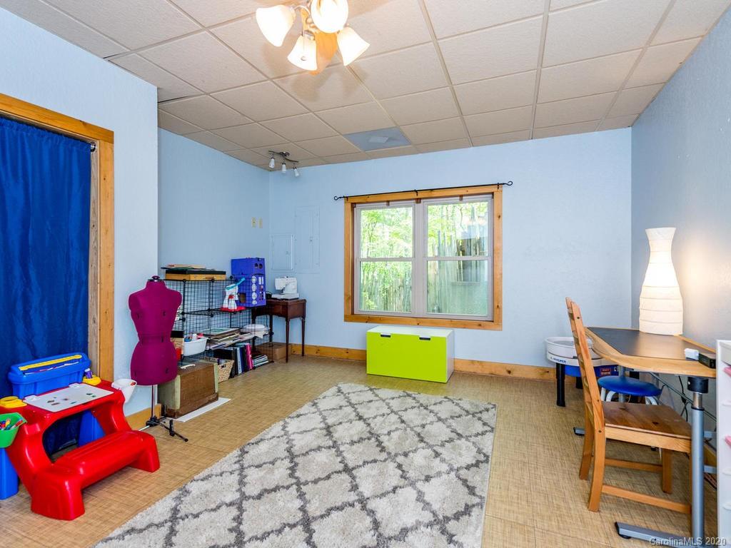 40 Goldenwood Lane Mills River NC 28759