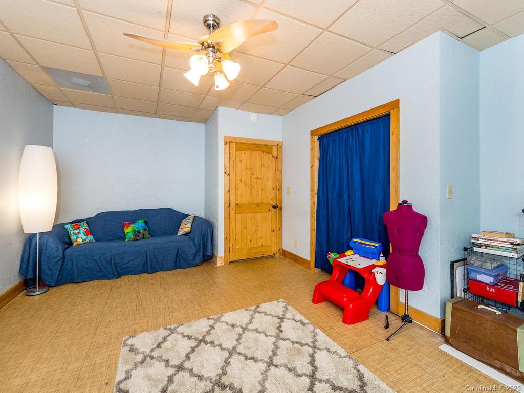 40 Goldenwood Lane Mills River NC 28759