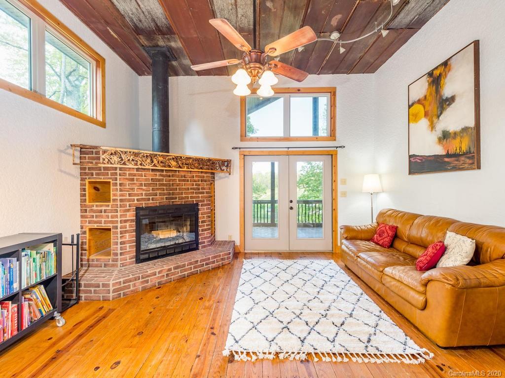 40 Goldenwood Lane Mills River NC 28759