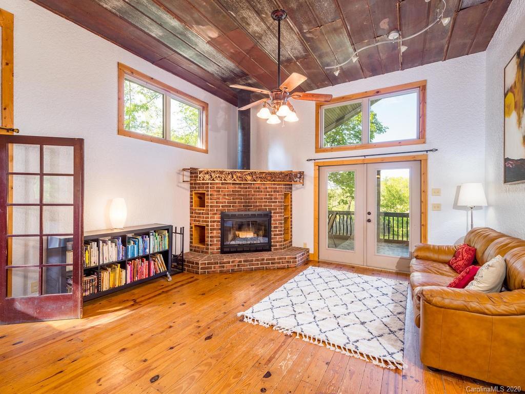 40 Goldenwood Lane Mills River NC 28759