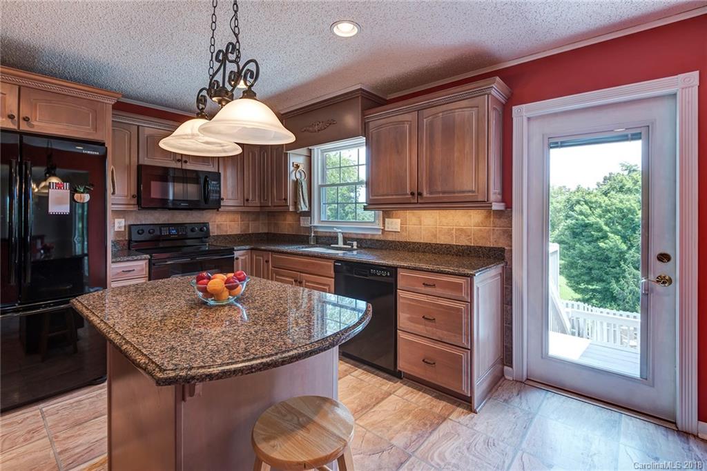 9 Glencliff Road Candler NC 28715