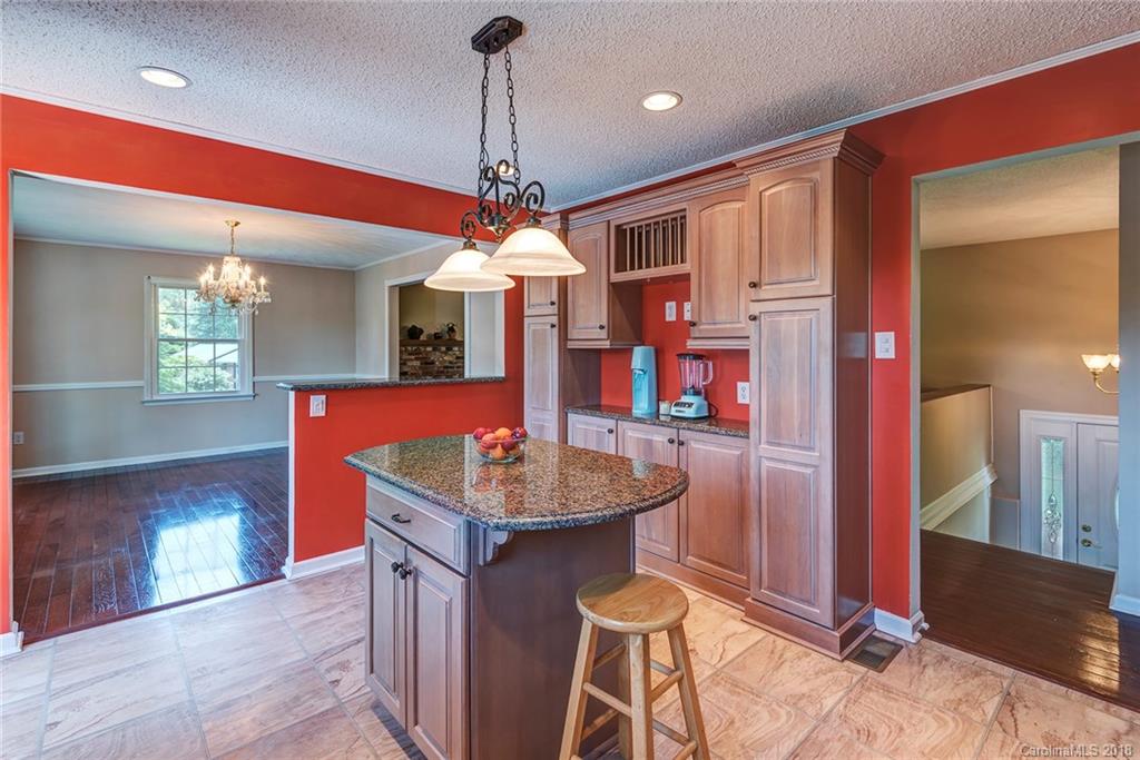 9 Glencliff Road Candler NC 28715