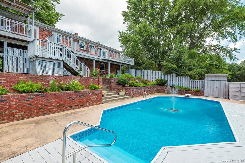 9 Glencliff Road Candler NC 28715