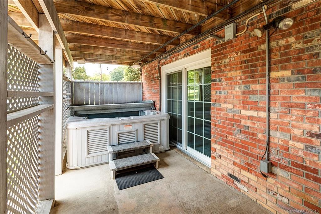 9 Glencliff Road Candler NC 28715