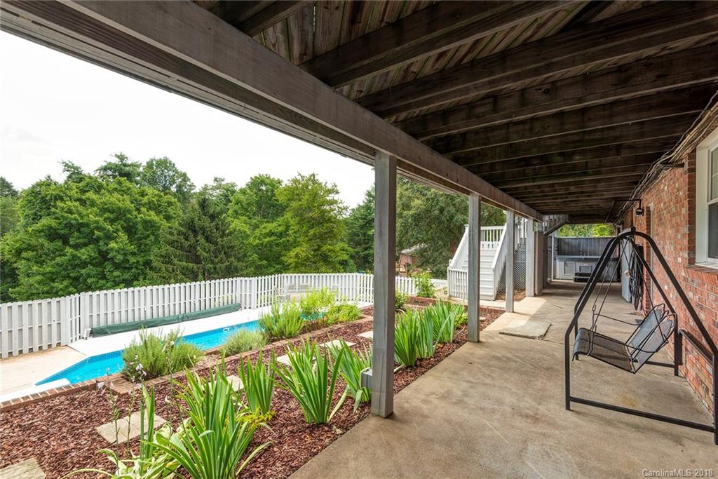 9 Glencliff Road Candler NC 28715
