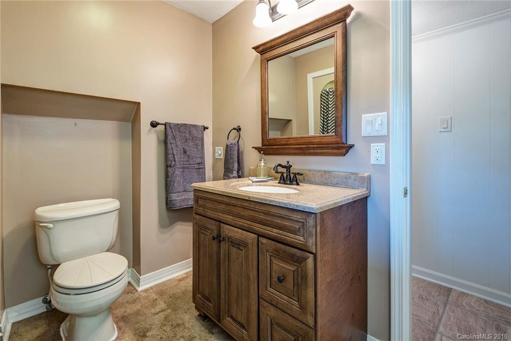 9 Glencliff Road Candler NC 28715