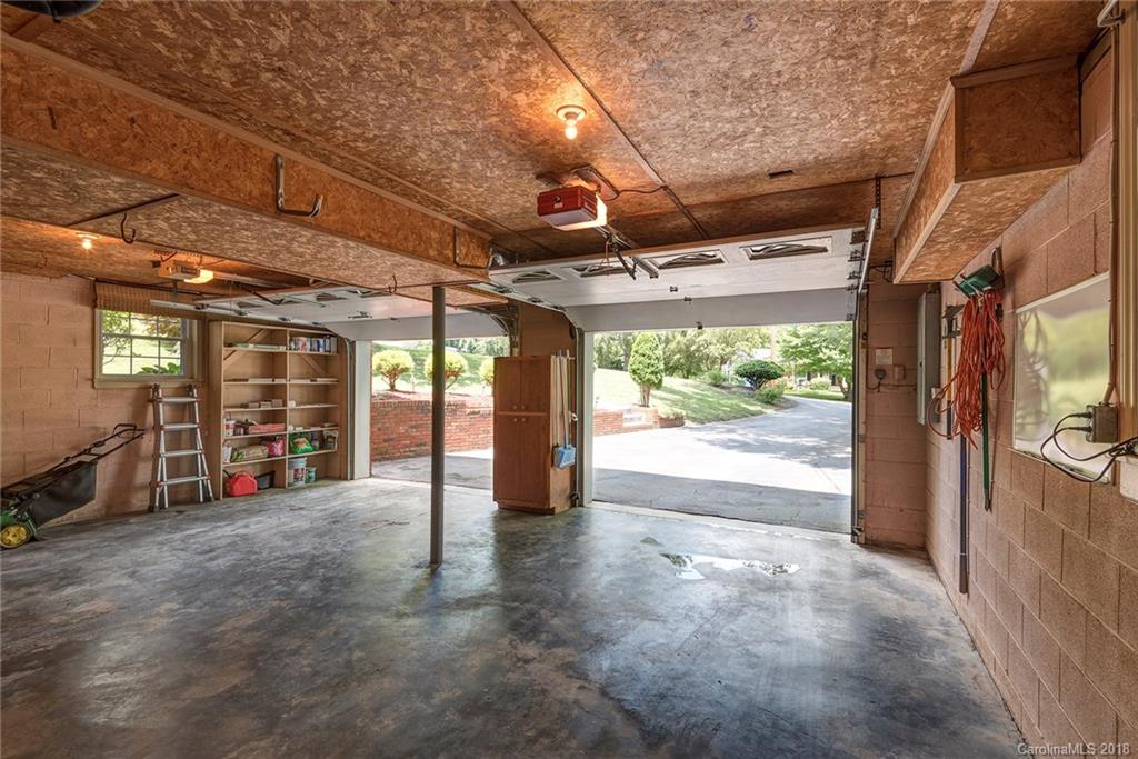 9 Glencliff Road Candler NC 28715