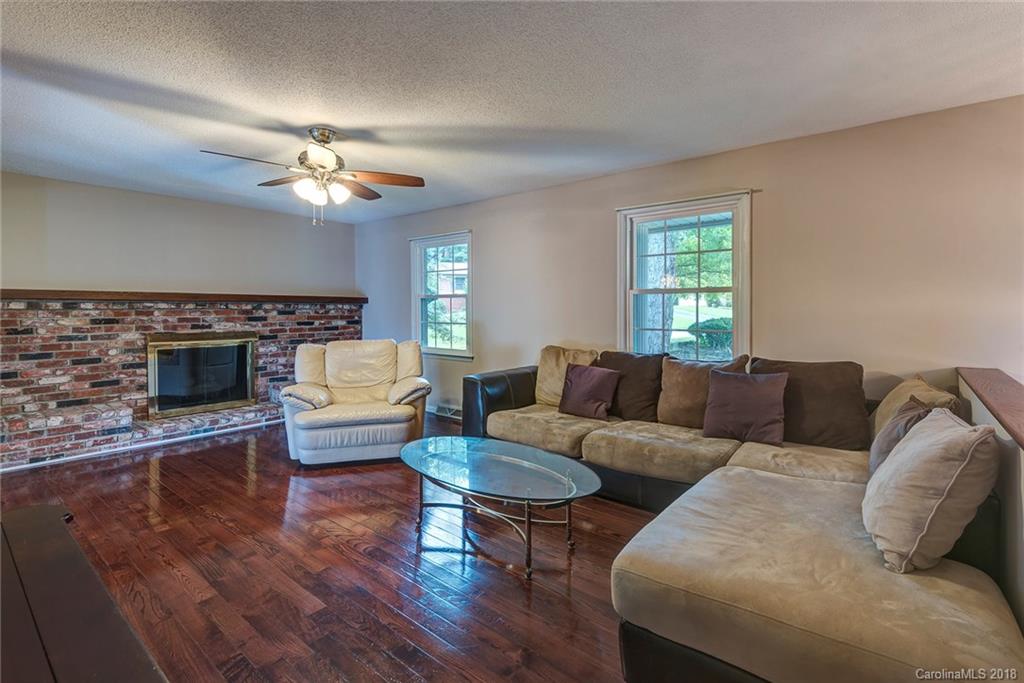 9 Glencliff Road Candler NC 28715