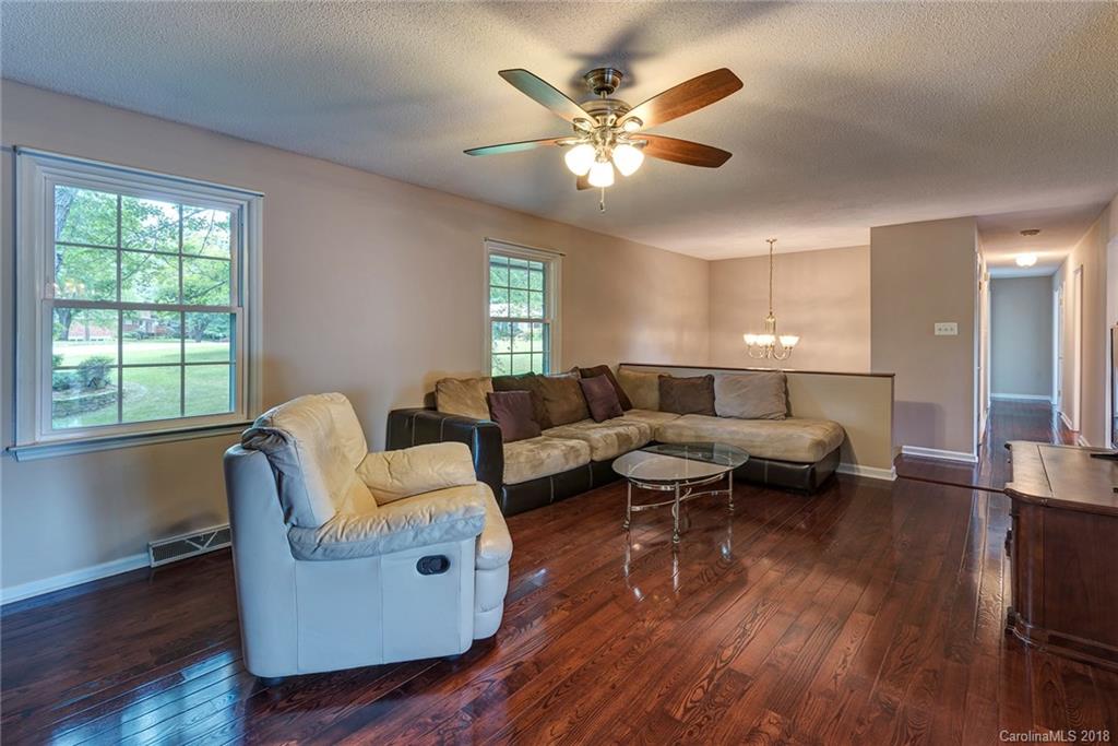 9 Glencliff Road Candler NC 28715