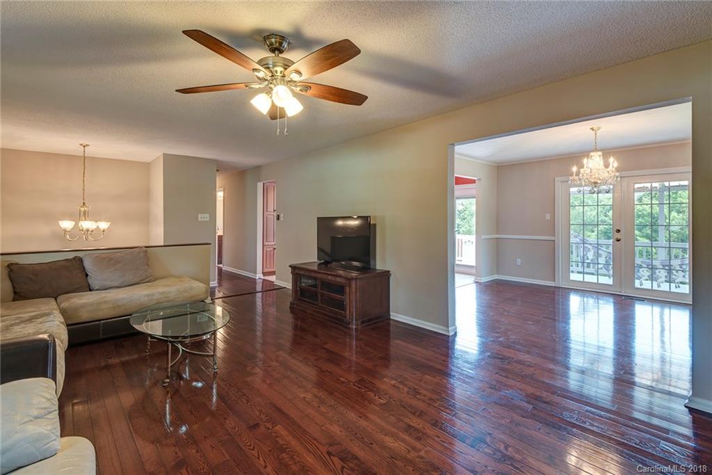 9 Glencliff Road Candler NC 28715