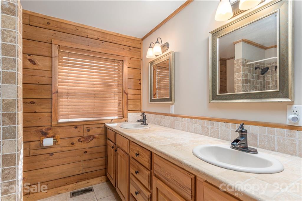 225 Wagon Wheel Way Canton NC 28716