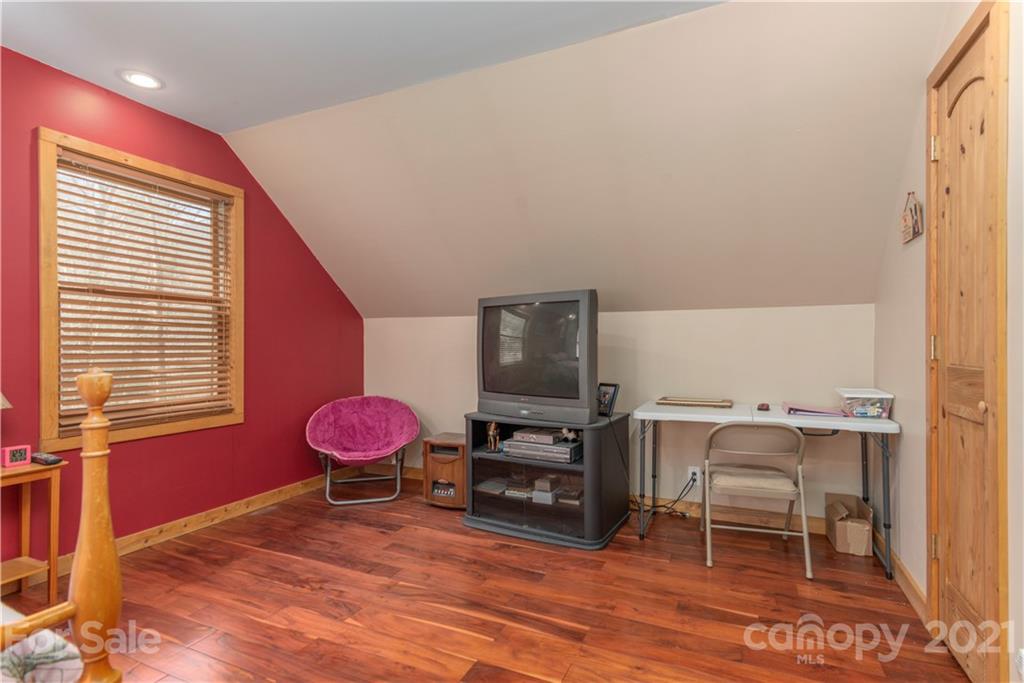 225 Wagon Wheel Way Canton NC 28716