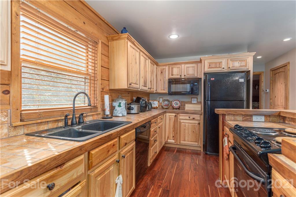 225 Wagon Wheel Way Canton NC 28716