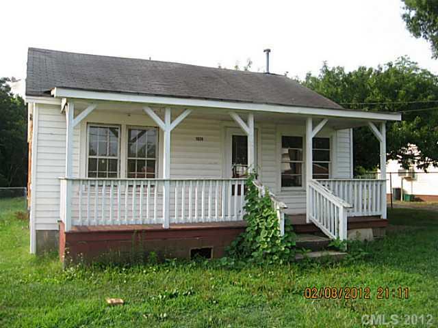 1024 Catawba Street Lincolnton NC 28092