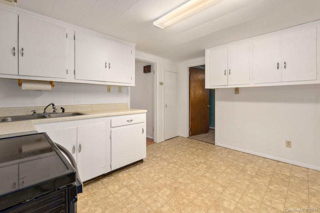 8 Winchester Place Asheville NC 28806