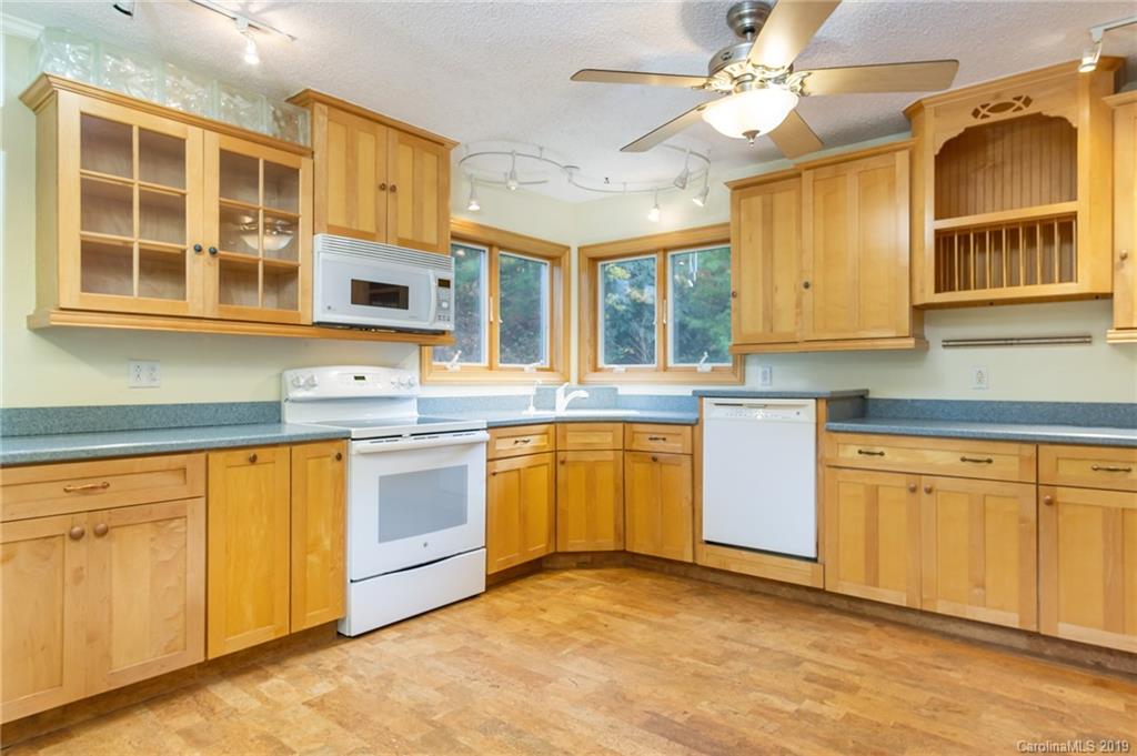 77 Autumn View Drive Burnsville NC 28714