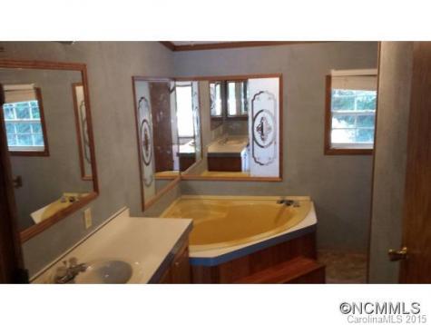 33 Robin Lane Asheville NC 28806