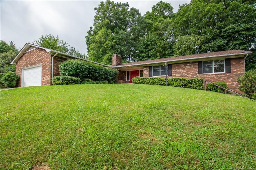 18 Yow Drive Swannanoa NC 28778