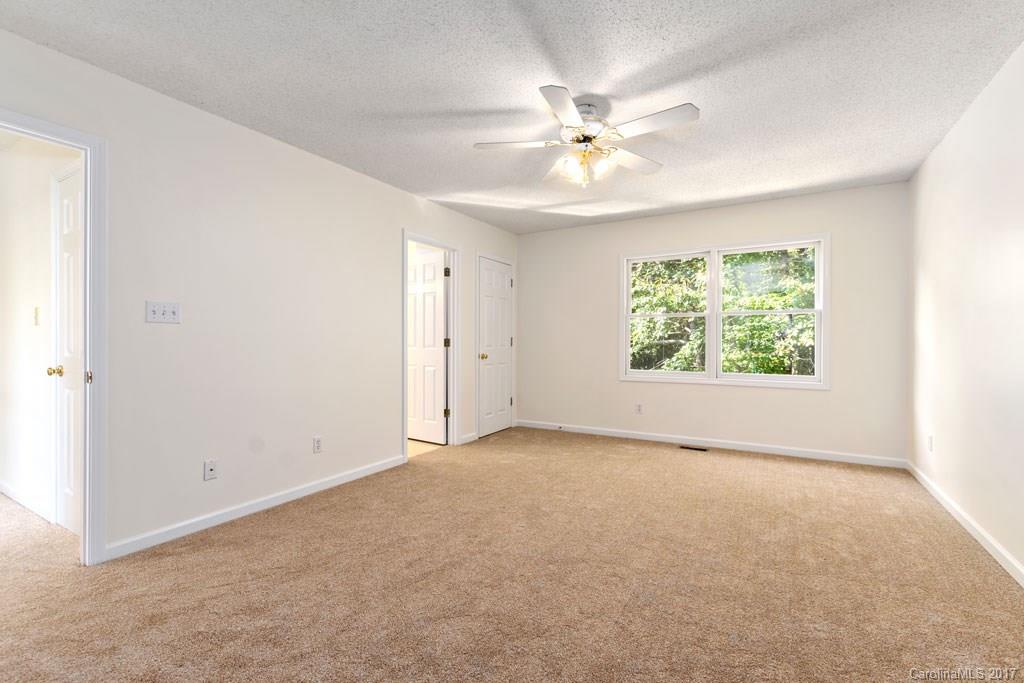 12 Countryside Drive Asheville NC 28804