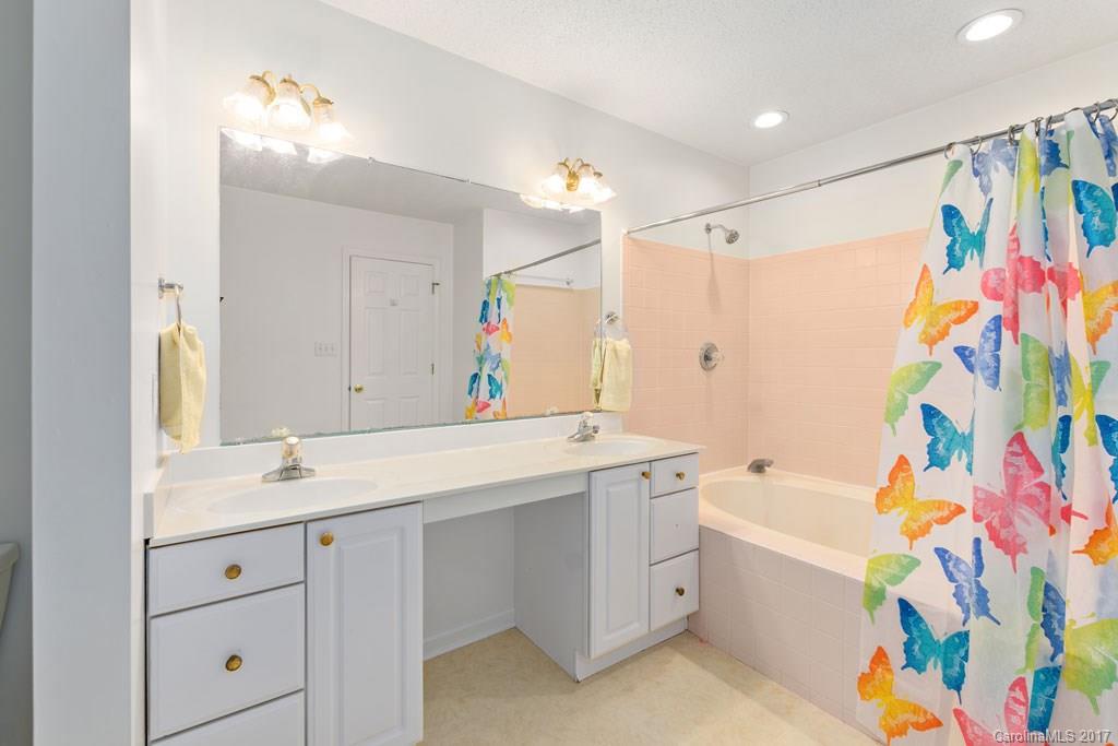 12 Countryside Drive Asheville NC 28804
