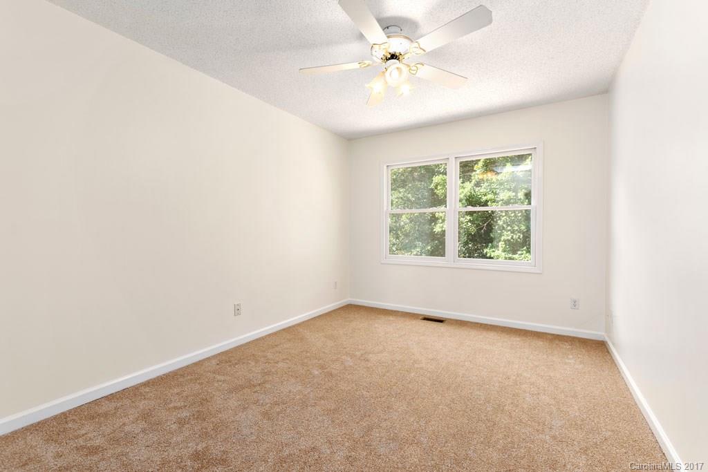 12 Countryside Drive Asheville NC 28804