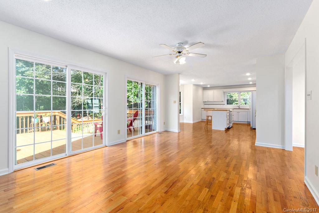 12 Countryside Drive Asheville NC 28804