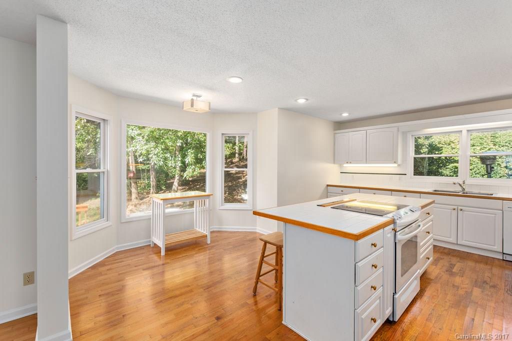 12 Countryside Drive Asheville NC 28804