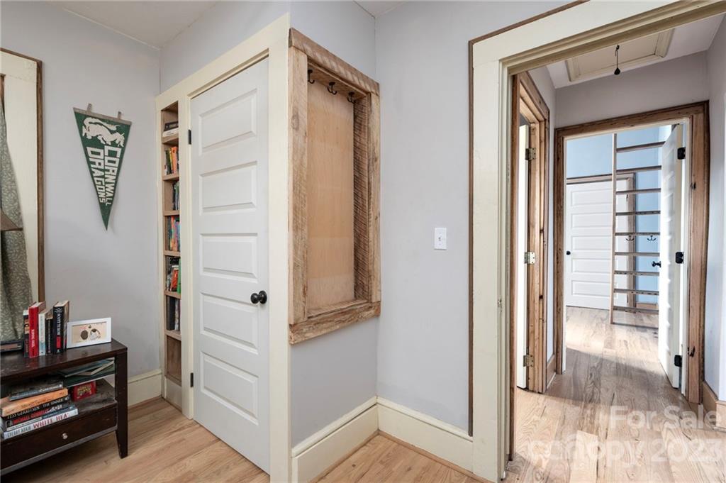 77 1/2 Mount Clare Avenue Asheville NC 28801