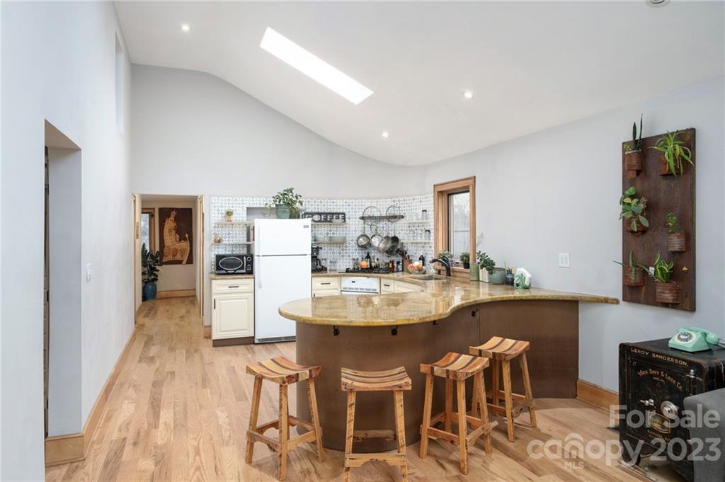 77 1/2 Mount Clare Avenue Asheville NC 28801