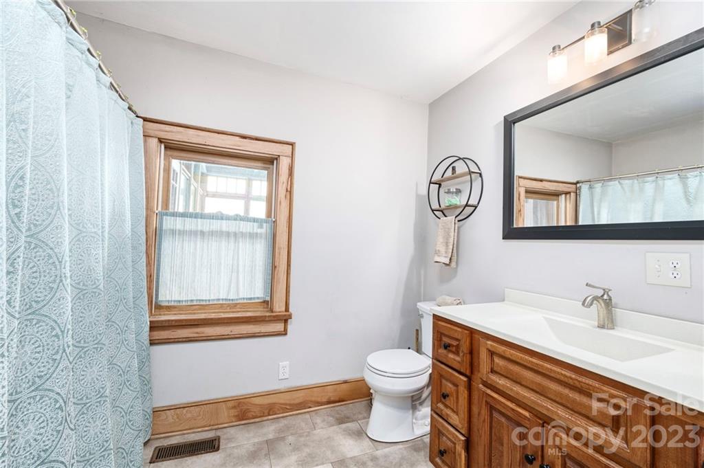77 1/2 Mount Clare Avenue Asheville NC 28801